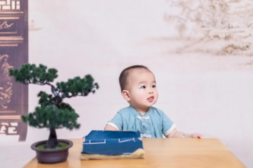 遂宁宝宝总是抠鼻子